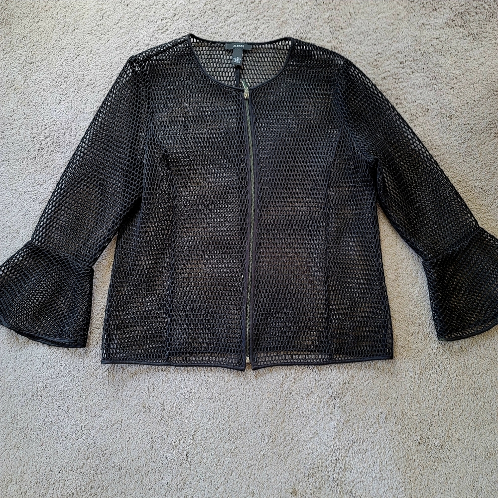 BLACK JACKET